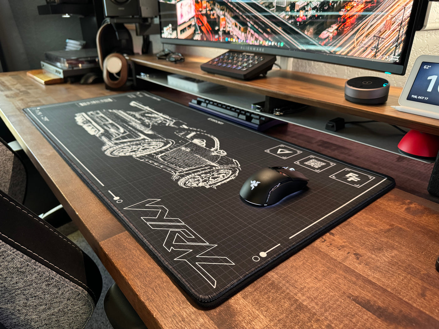 "FALLENFOE CAR" XXL MOUSEPAD Creator Series V Y R A L